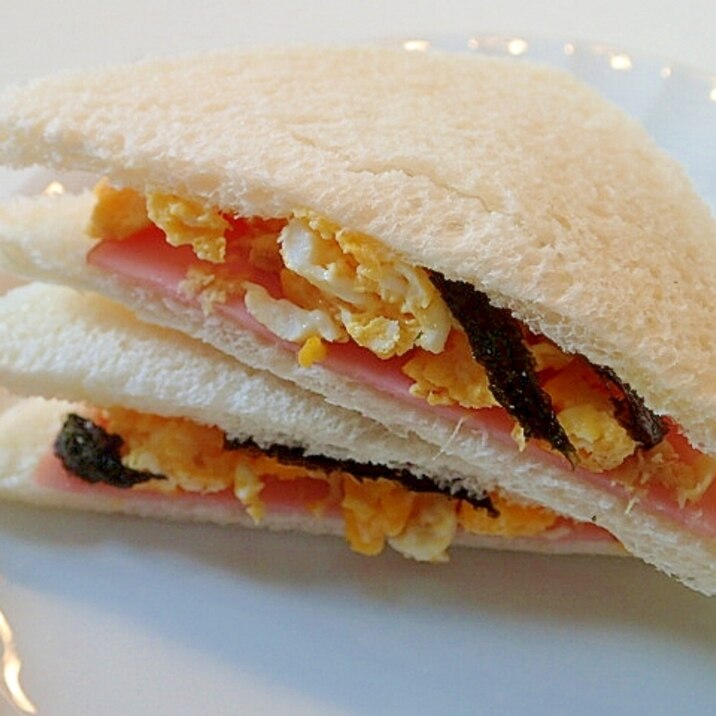 生姜香る　ハムと卵ともみ海苔のサンドイッチ